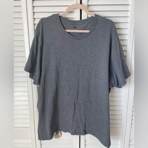 Uniqlo T-shirt